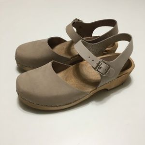 Mia Clogs (Made in Sweden) Size 40 (US 9 - 9.5)